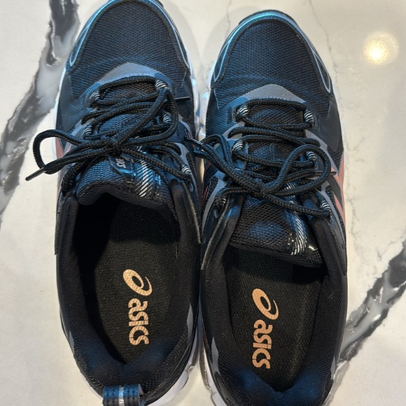 ASICS Gel Tennis Shoe - Picture 2 of 4